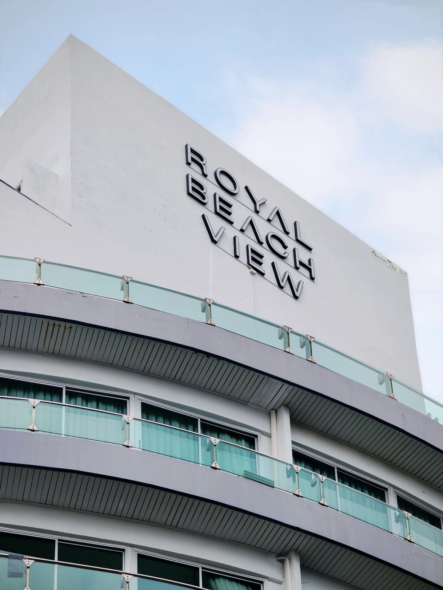 Royal Beach View exterior and entrance