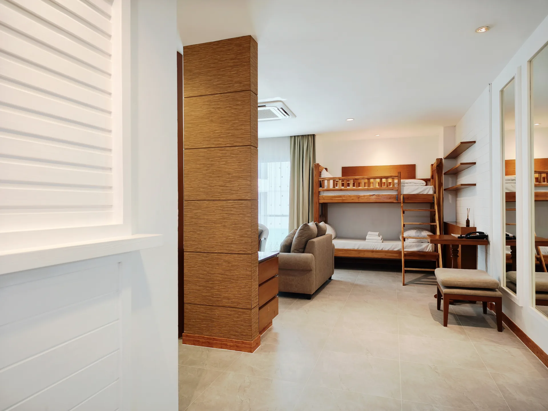 Dedicated workspace for a monthly stay